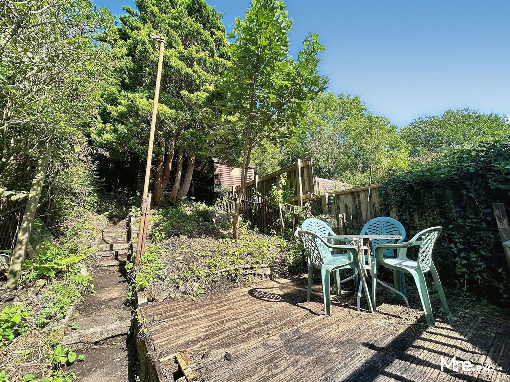 Property photo 2 of 21