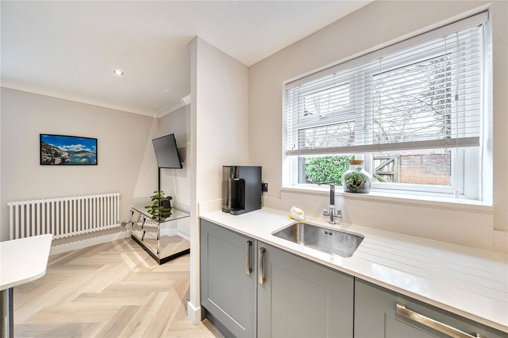 Property photo 3 of 20 Kitchen