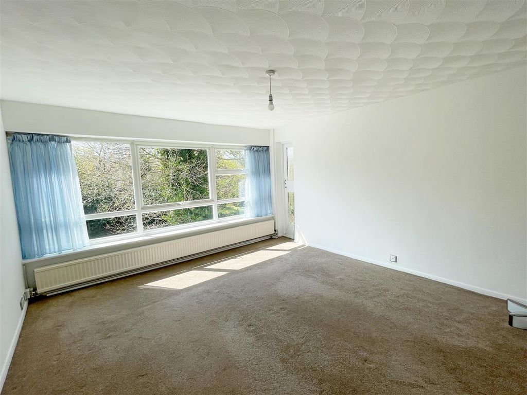 Property photo 2 of 11 12 Tennyson Lounge 2.Jpg