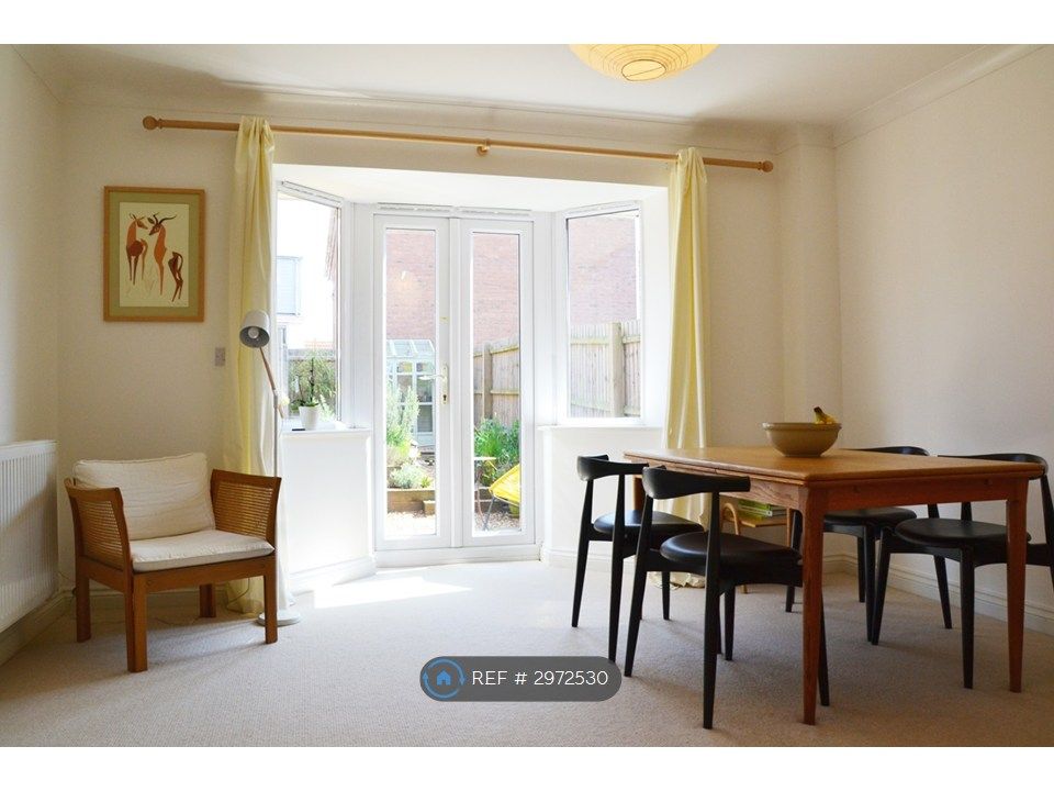 Property photo 3 of 13 Living Room / Diner