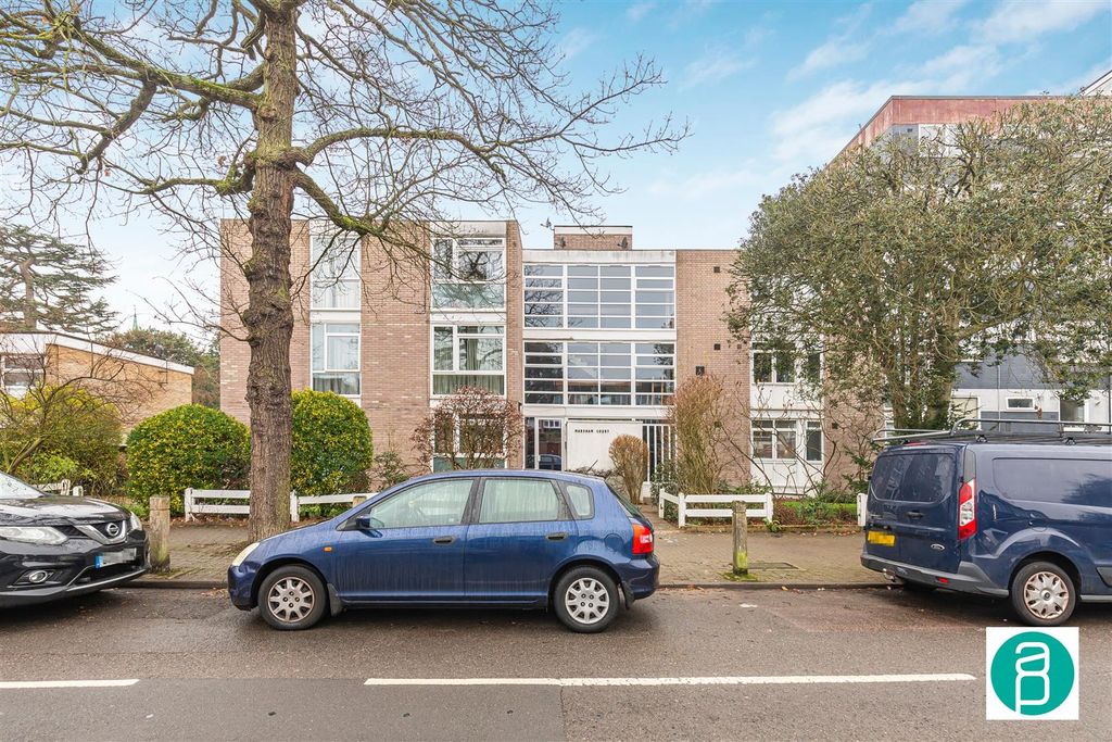 Property photo 2 of 14 Andrew_Purnell-5_Marsham_Court-Sw19__17_.Jpg