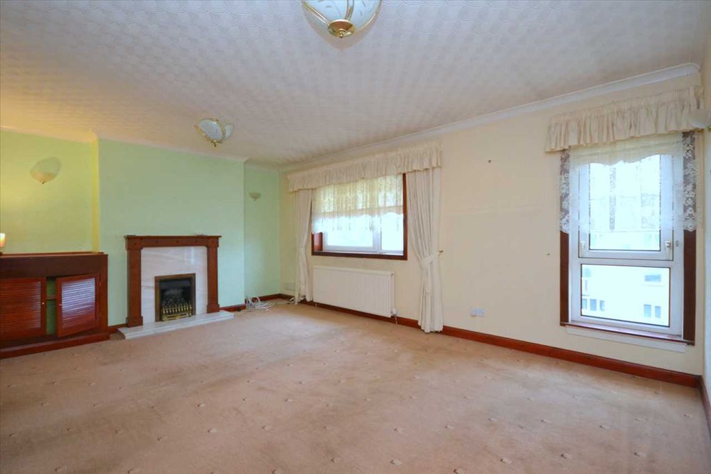 Property photo 2 of 10 Lounge