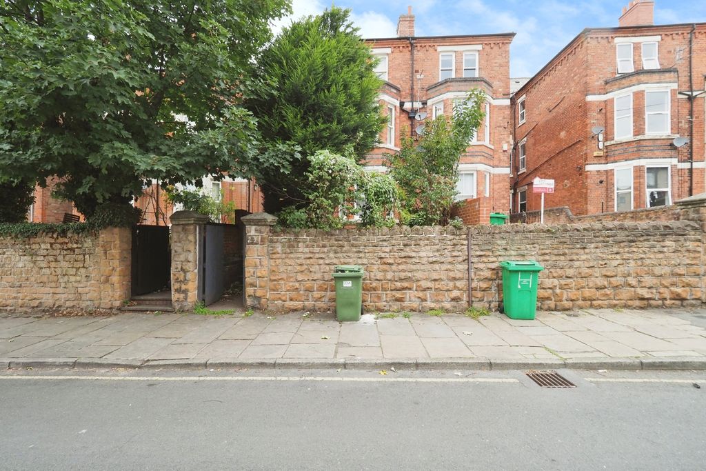 Property photo 2 of 17 Img_2288