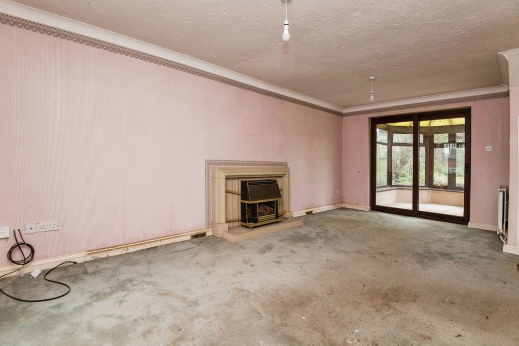 Property photo 2 of 15 Living Room