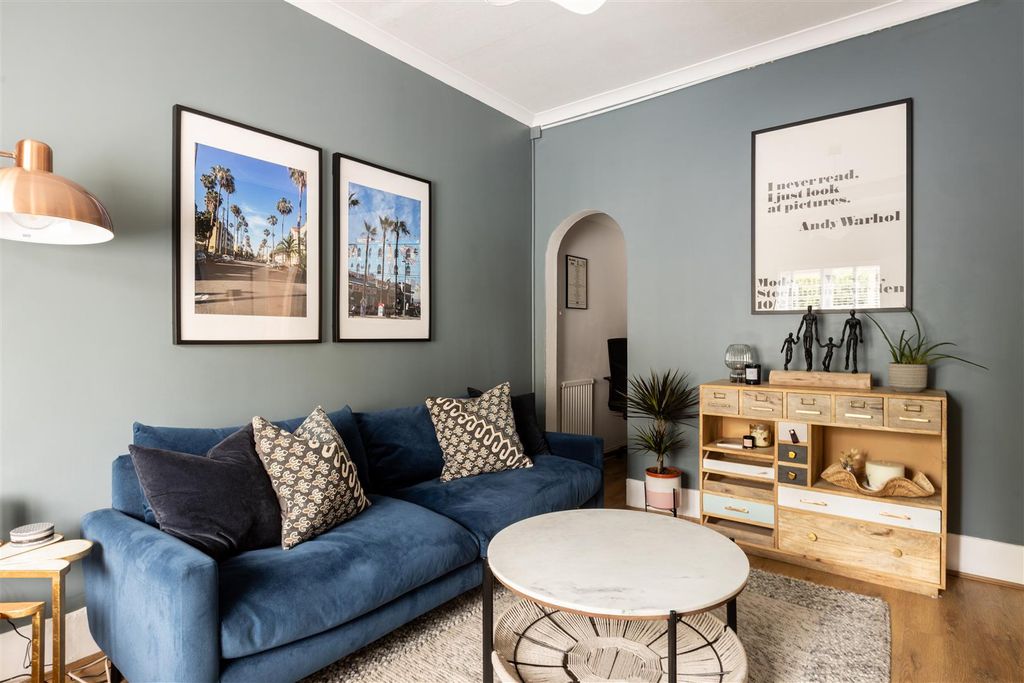 Property photo 3 of 27