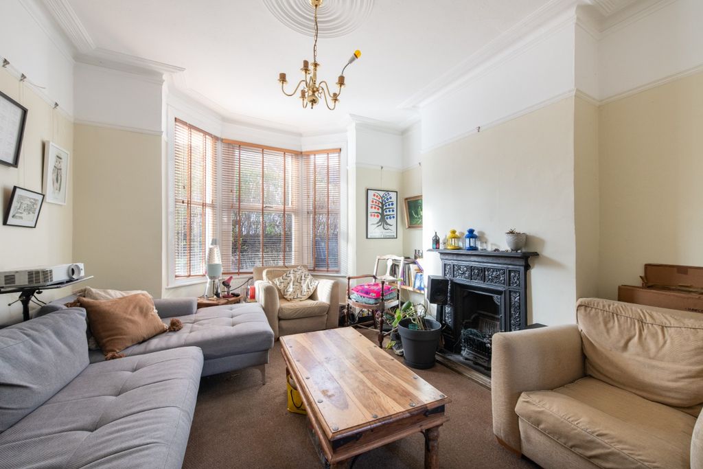 Property photo 3 of 20 4867123