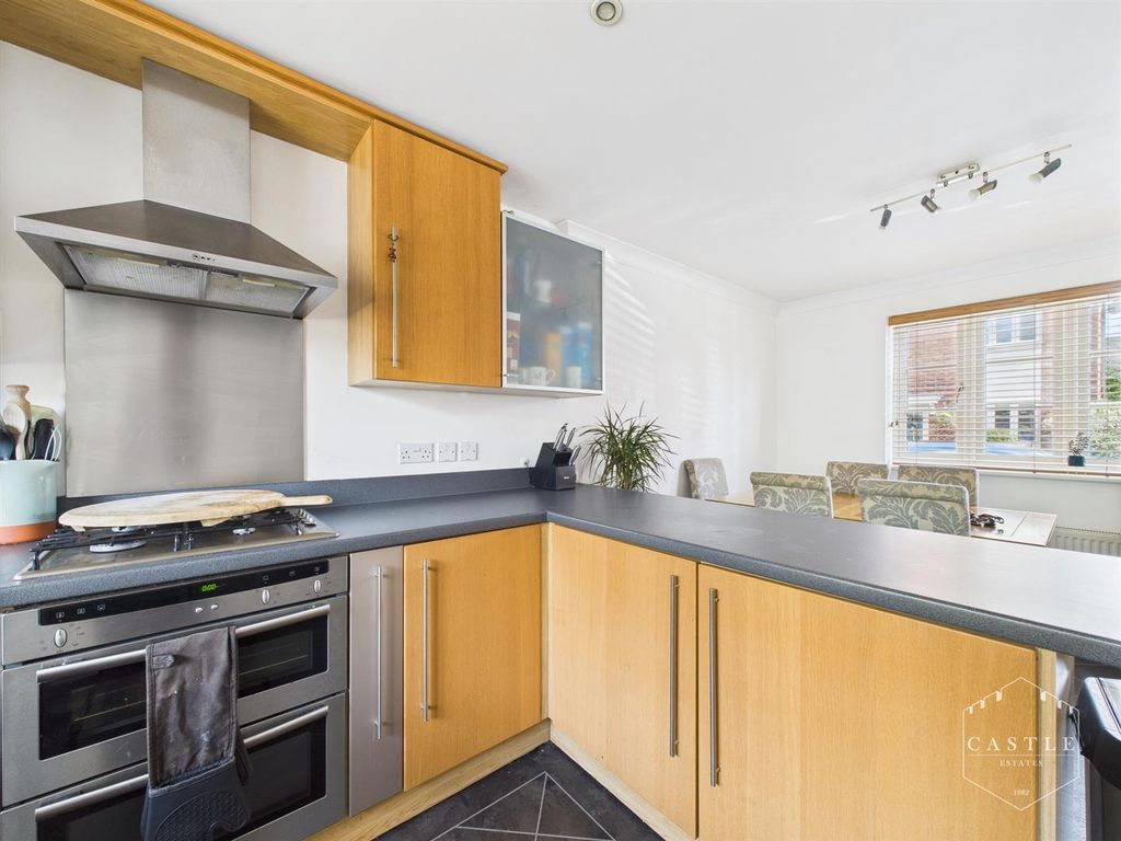 Property photo 3 of 13 Dining Kitchen