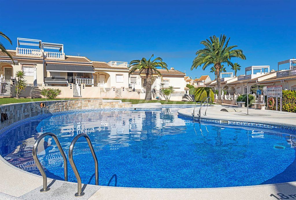 Property photo 2 of 30