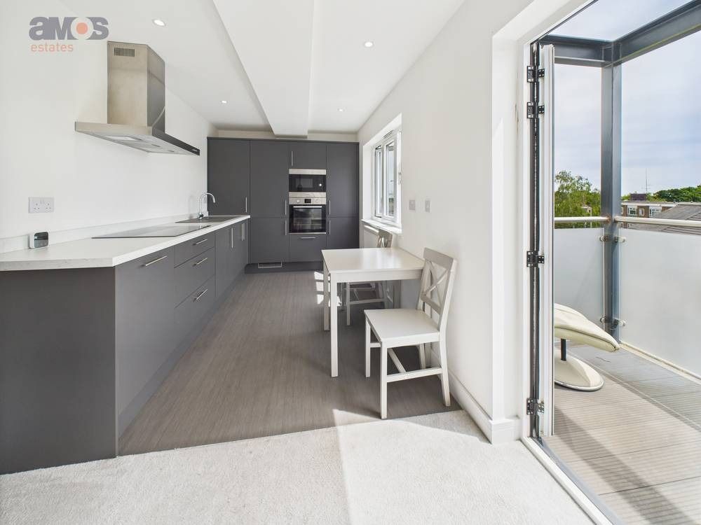 Property photo 3 of 16 4306084