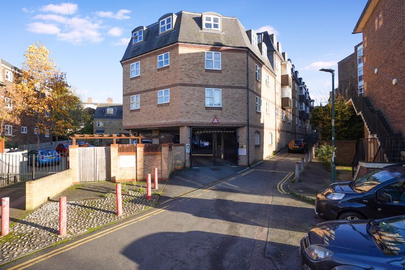 Property photo 1 of 12 Photo 5