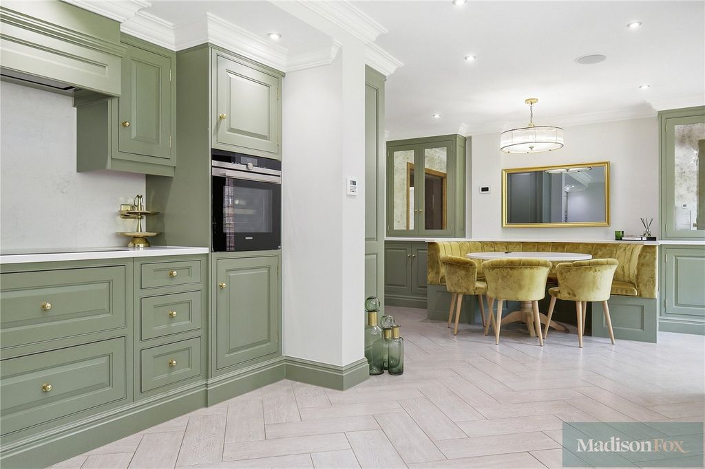 Additional image 11 of 5 bed detached house for saleWest View, Loughton, Essex IG10