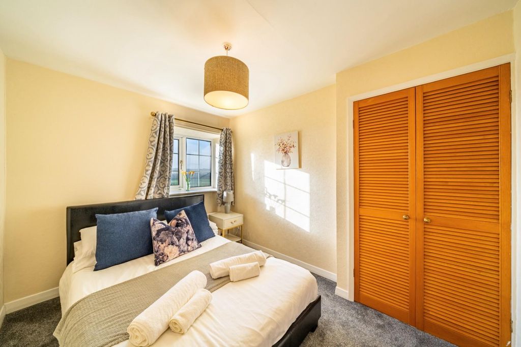 Additional image 11 of 6 bed detached house for saleScarborough Road, Filey YO14