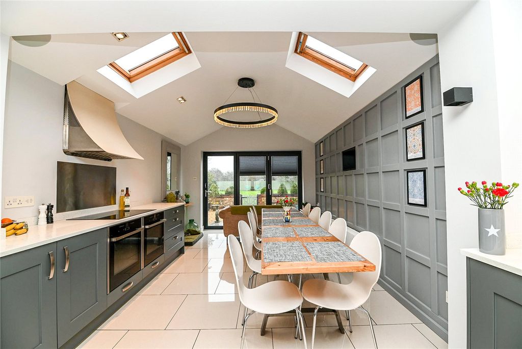 Property photo 2 of 19 Picture No. 03