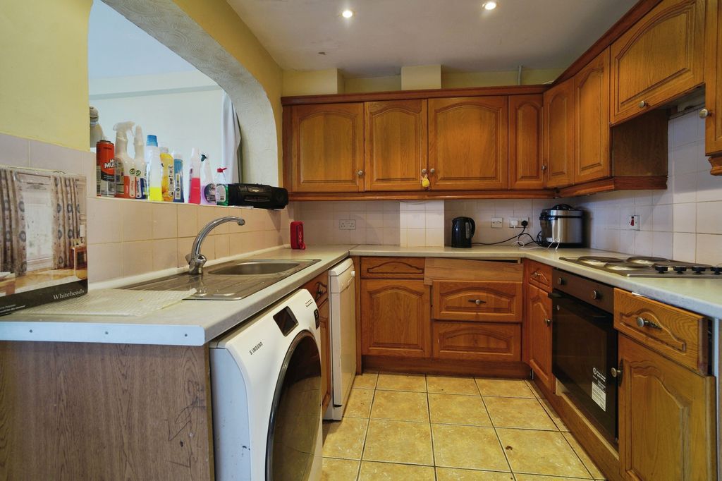 Property photo 3 of 15 Kitchen