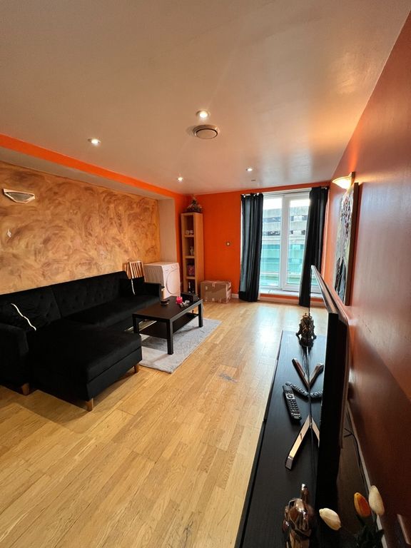 Property photo 3 of 8 Dining/Siting