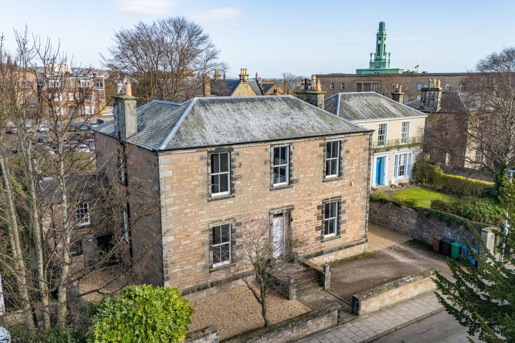 Property photo 1 of 60