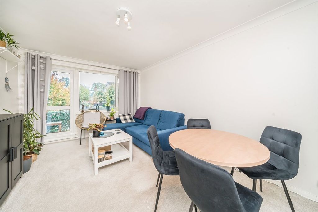 Property photo 3 of 6