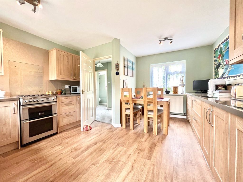 Property photo 3 of 21 Picture No. 16
