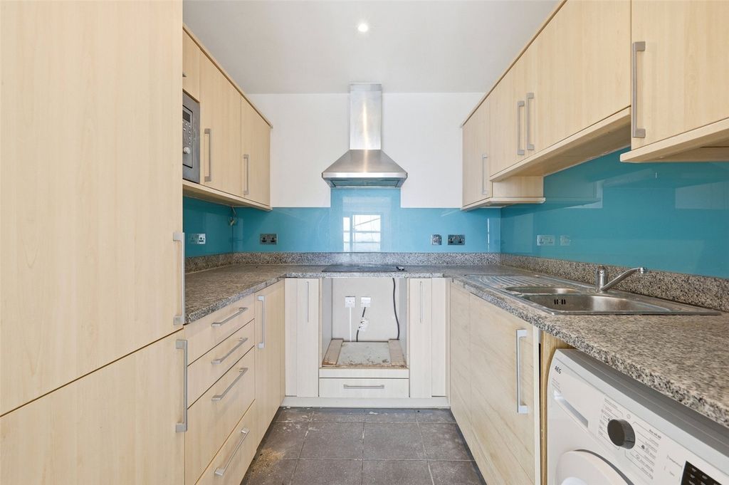 Property photo 3 of 17 Picture No. 10