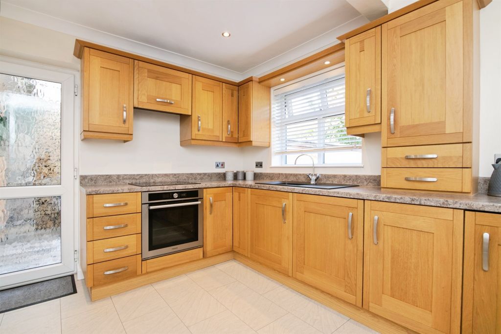 Property photo 3 of 16