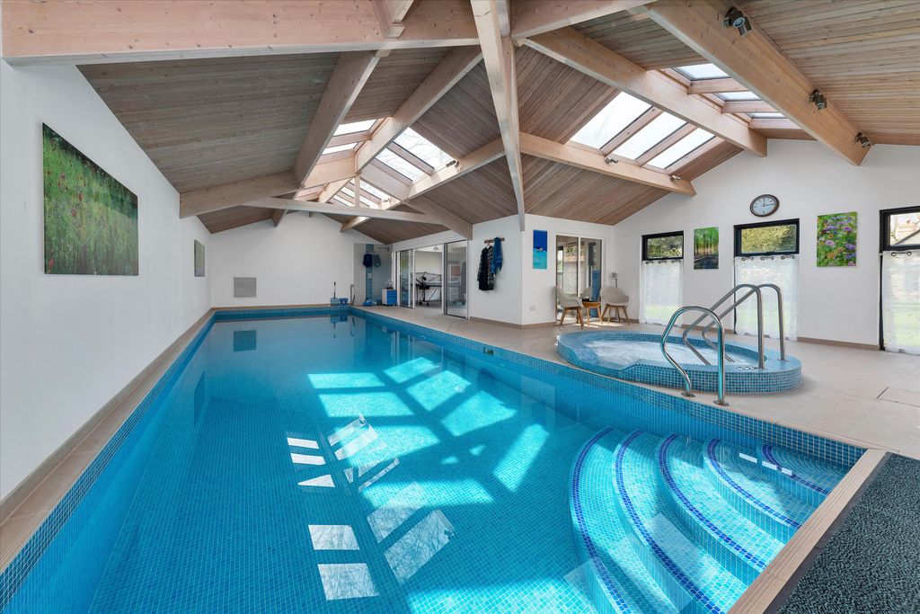 Additional image 4 of 6 bed detached house for saleKings Mill Lane, Great Shelford, Cambridge, Cambridgeshire CB22