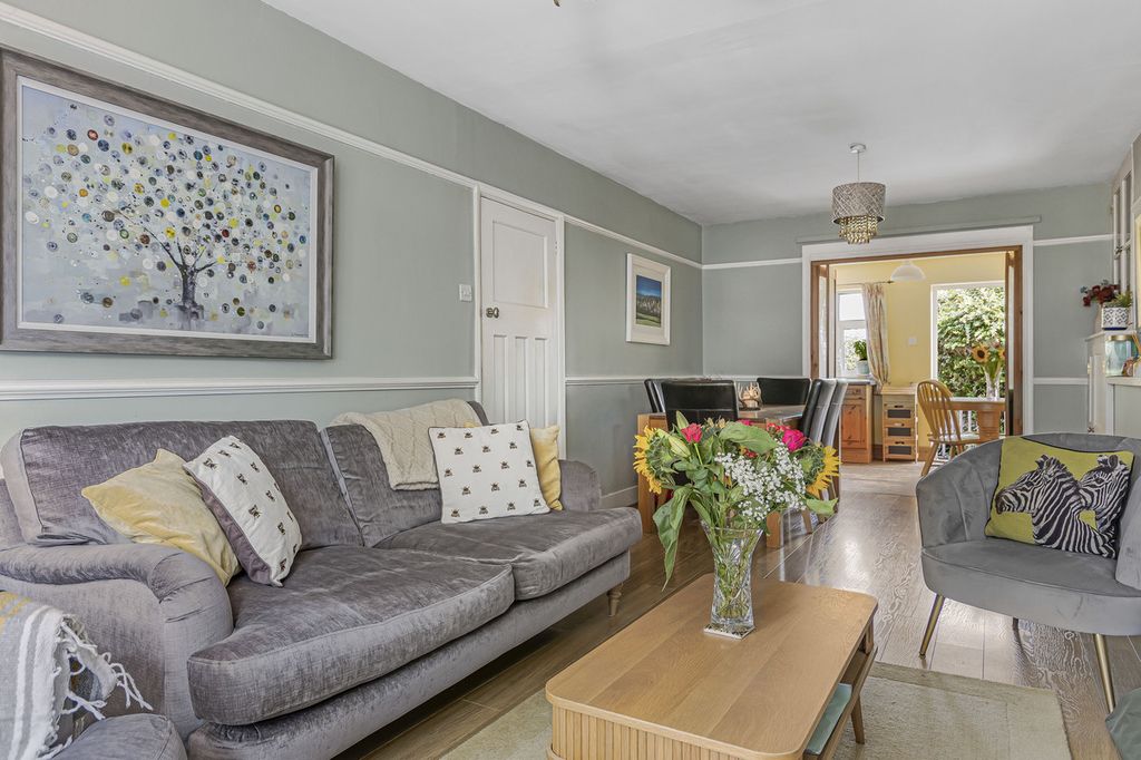 Property photo 3 of 32