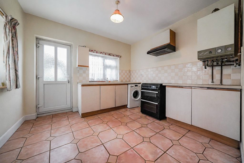 Property photo 2 of 16 Kitchendiner