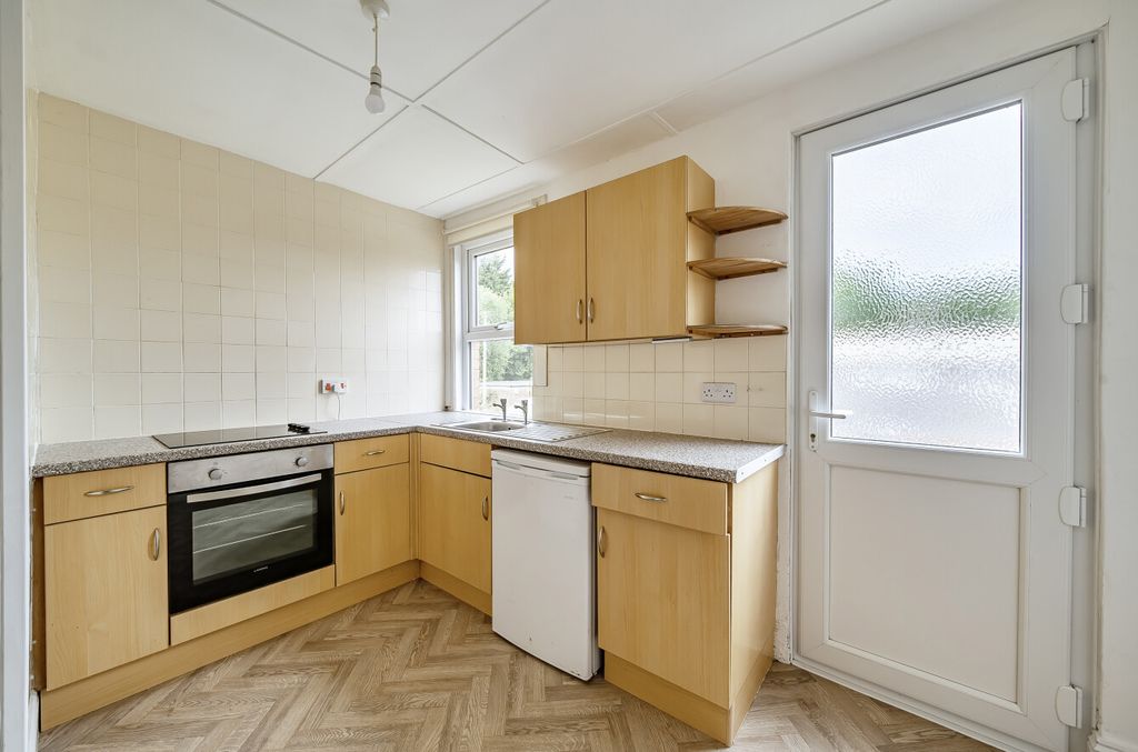 Property photo 2 of 14 1306868-8-6848321...