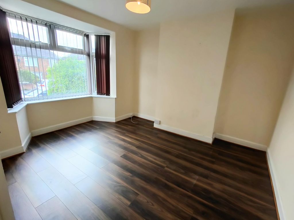 Property photo 2 of 10 Living Room
