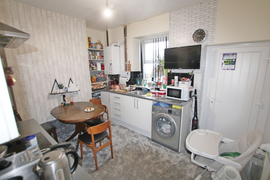 Property photo 3 of 6 3