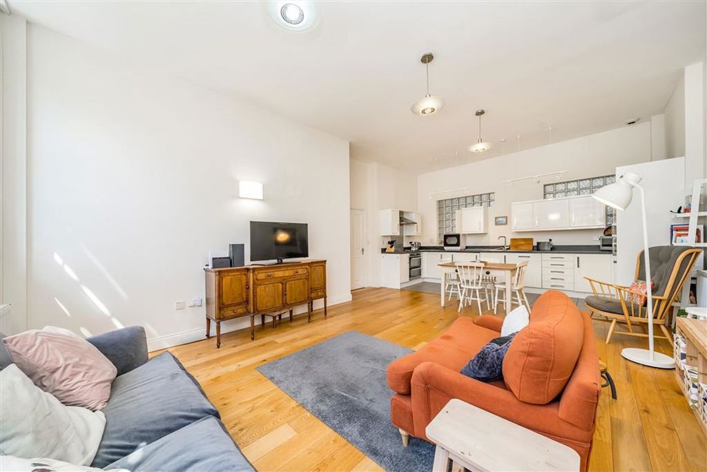 Property photo 3 of 9