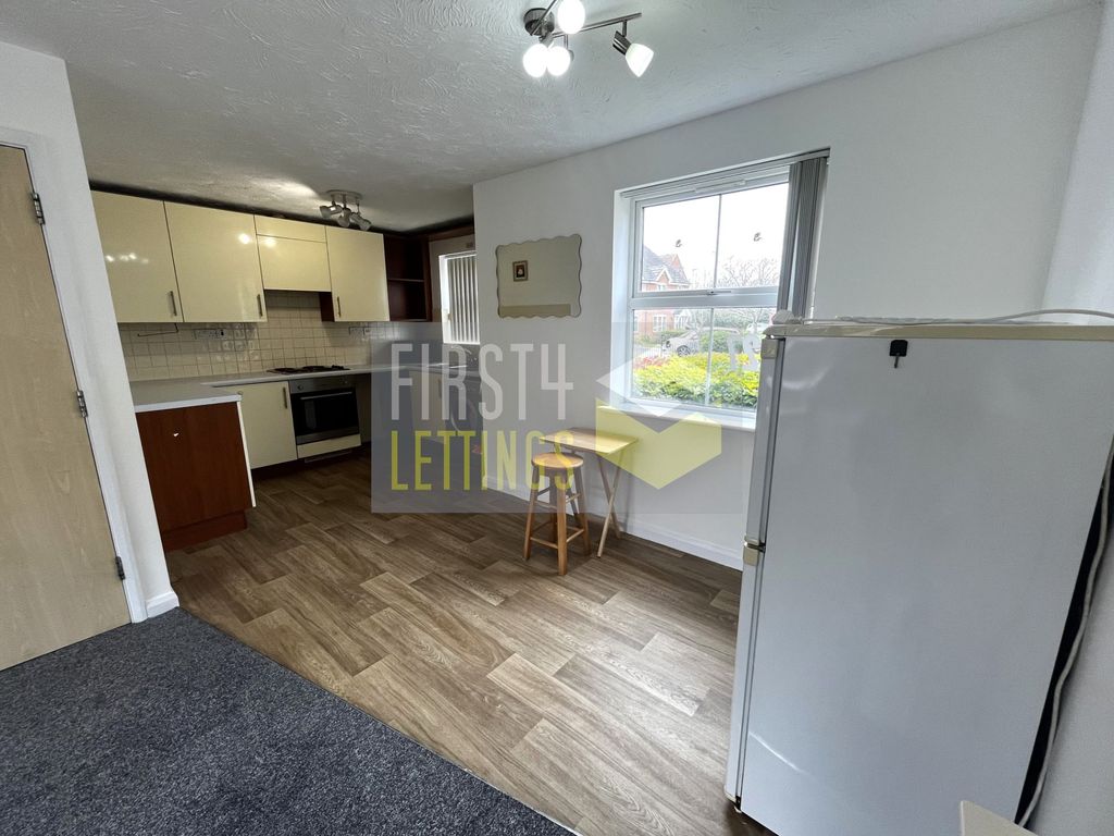 Property photo 2 of 8 Photo 6