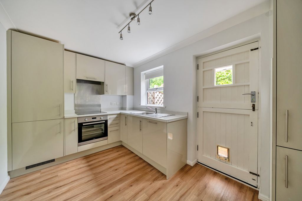 Property photo 2 of 10 1465917-14-6A26A9...