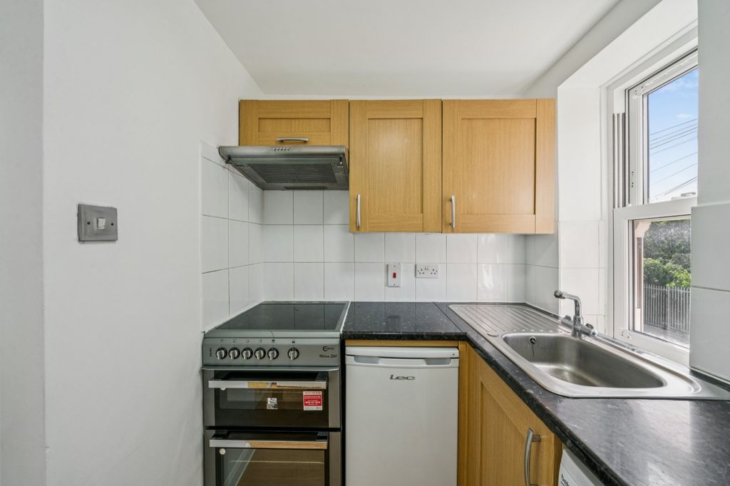 Property photo 3 of 14 Kitchen