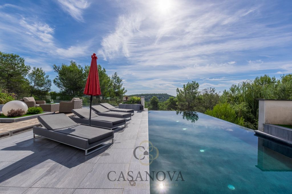 Property photo 3 of 32