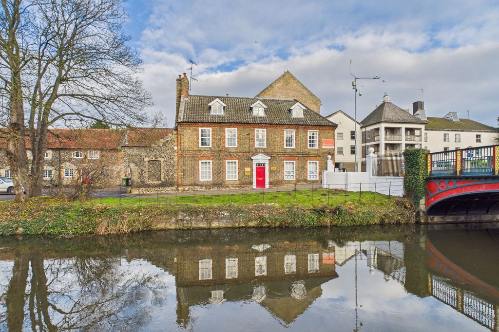 Property photo 1 of 5