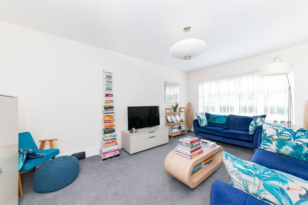 Property photo 3 of 20