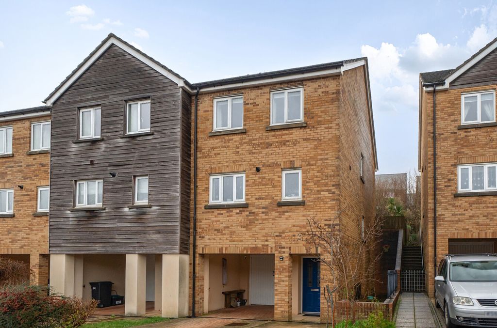 Property photo 1 of 20 1388511-2-69429A2...