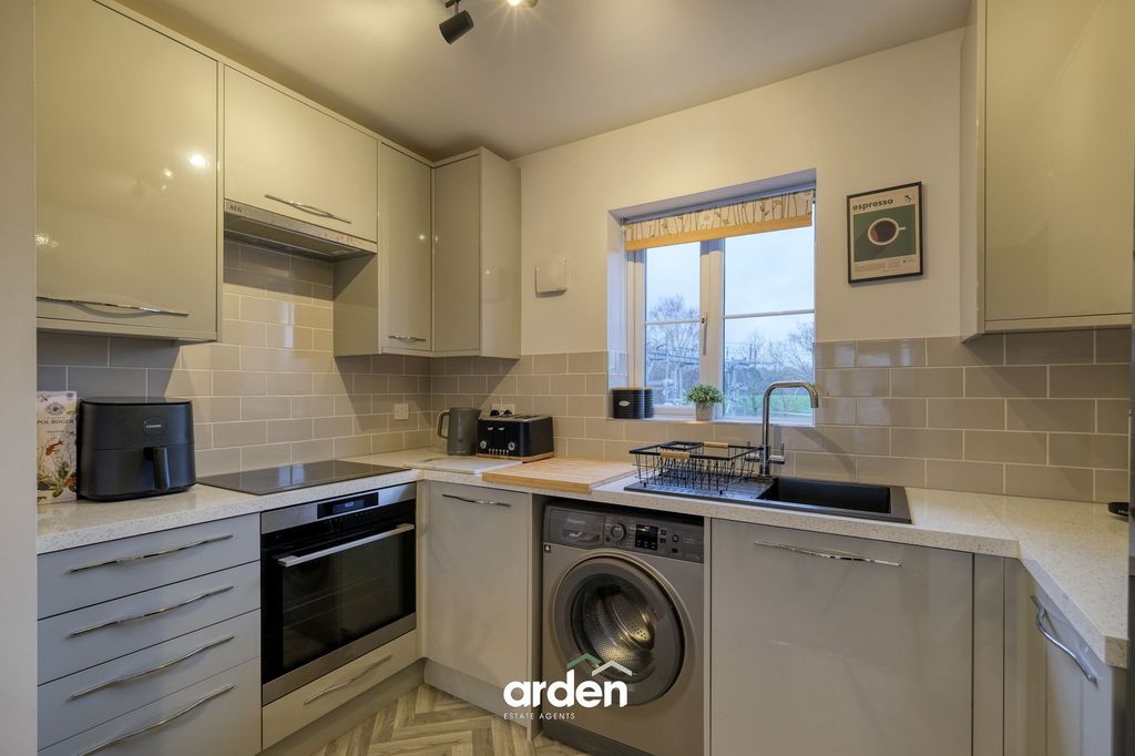 Property photo 3 of 9