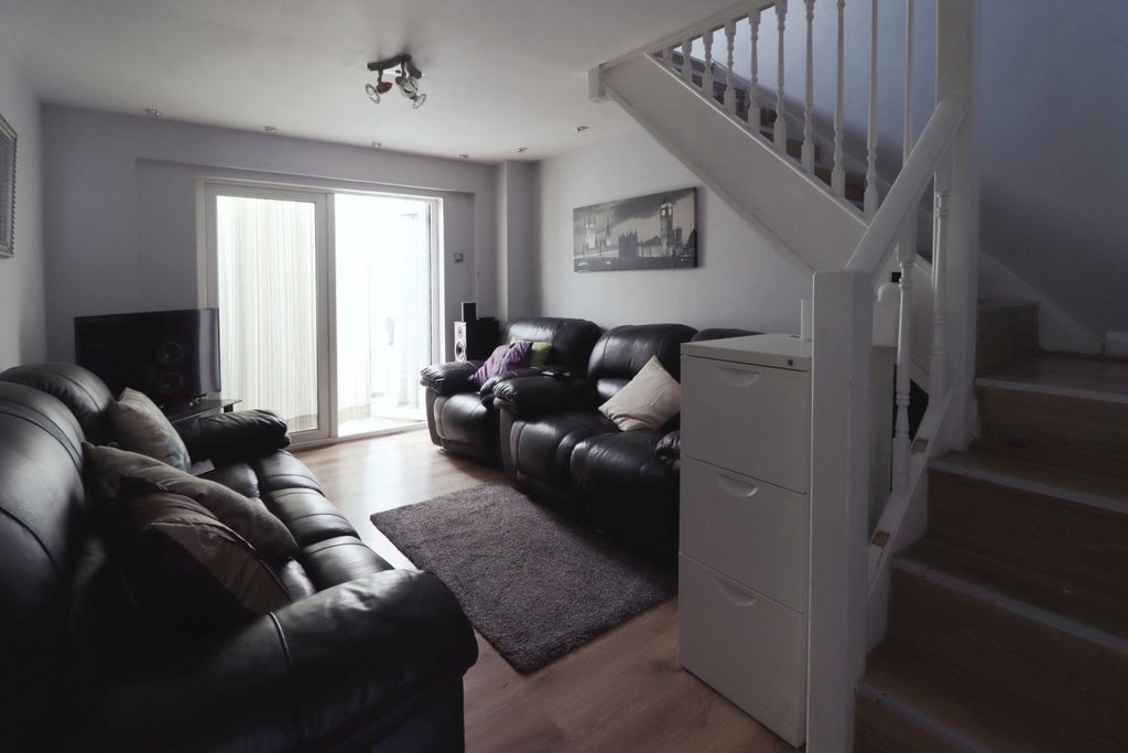 Property photo 3 of 10 Photo #3