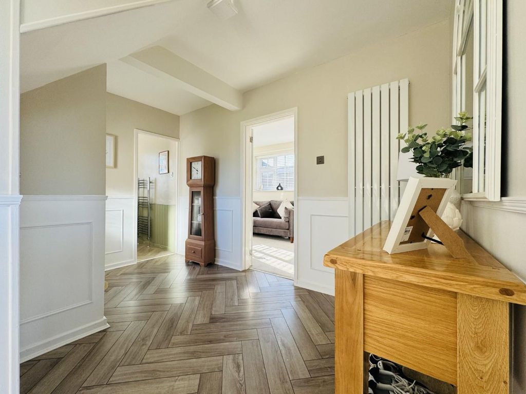 Property photo 2 of 38 Hall