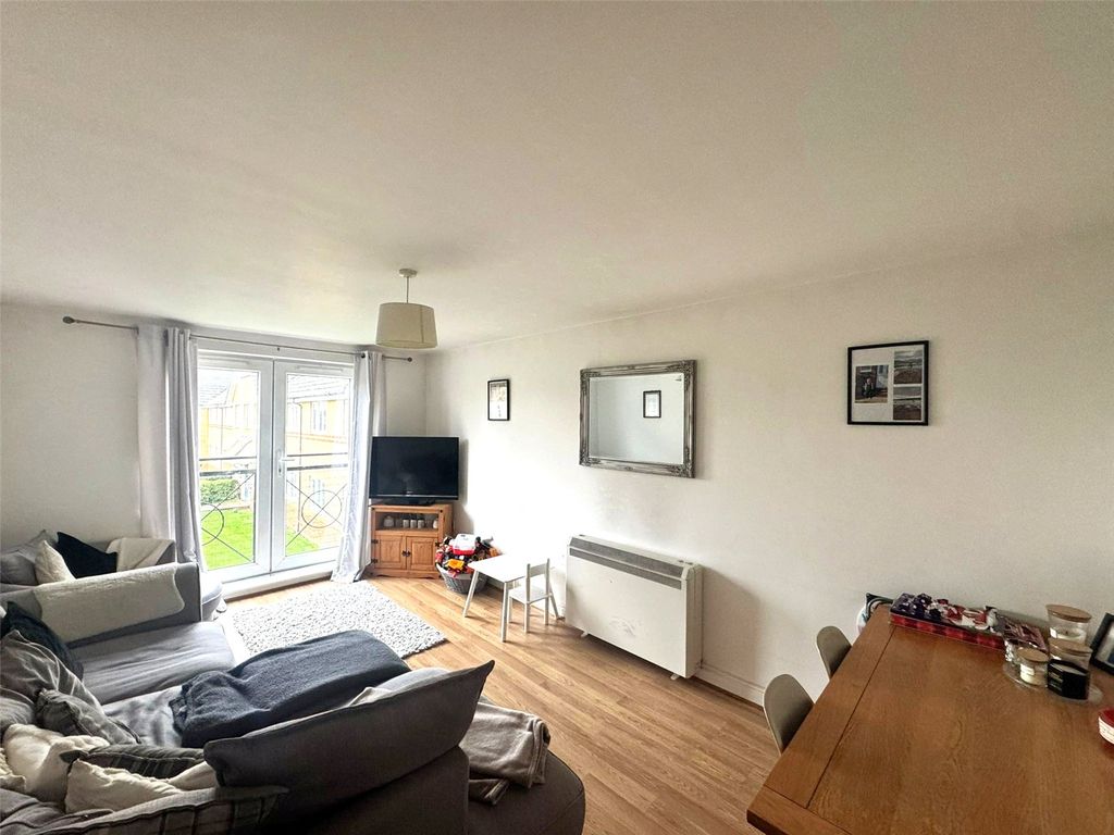 Property photo 2 of 7 Picture No. 25