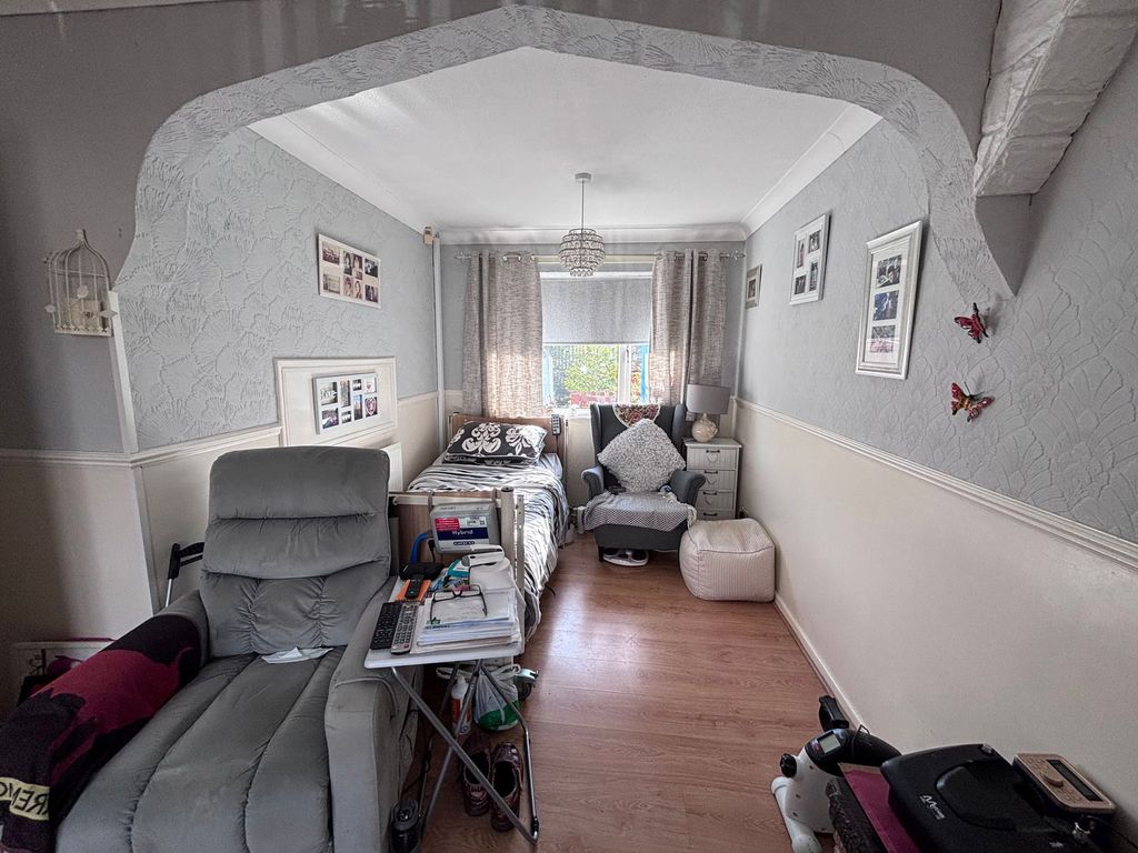 Property photo 3 of 13