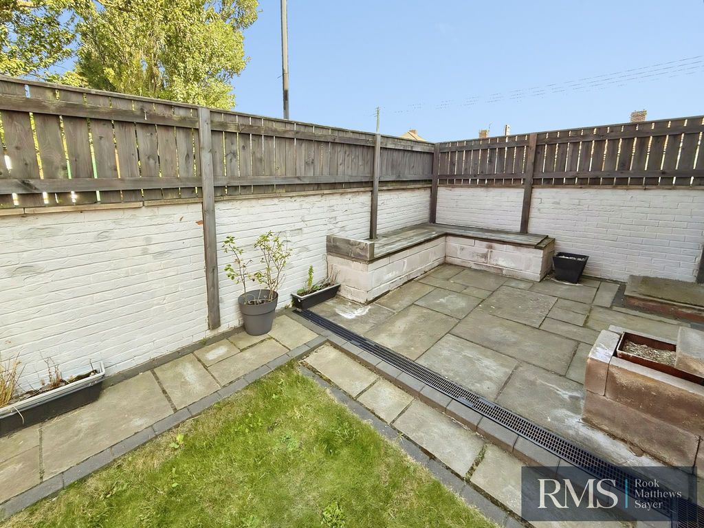 Property photo 3 of 8 Photo 10