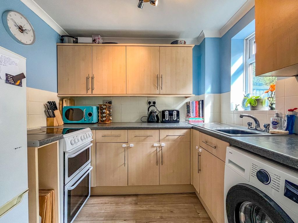 Property photo 2 of 11