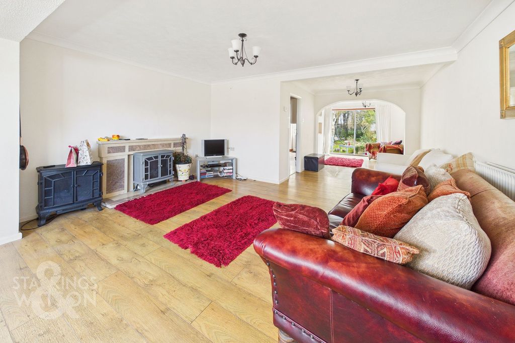 Property photo 2 of 24