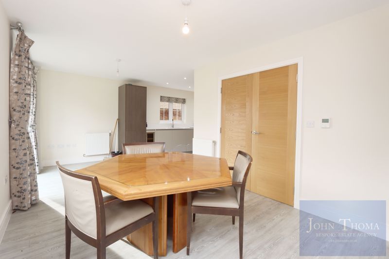 Additional image 8 of 6 bed detached house to rentOlive Grove, Chigwell IG7