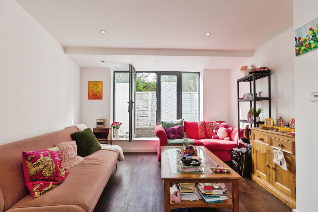 Property photo 2 of 21 Pbox-Img.Jpg