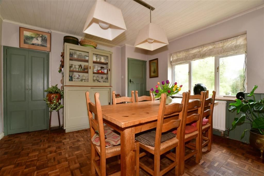 Property photo 3 of 19 Dining Room