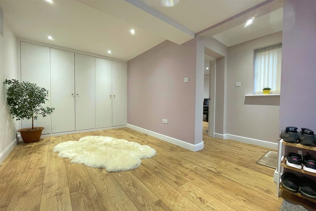 Property photo 2 of 27 Occasional Sitting Room